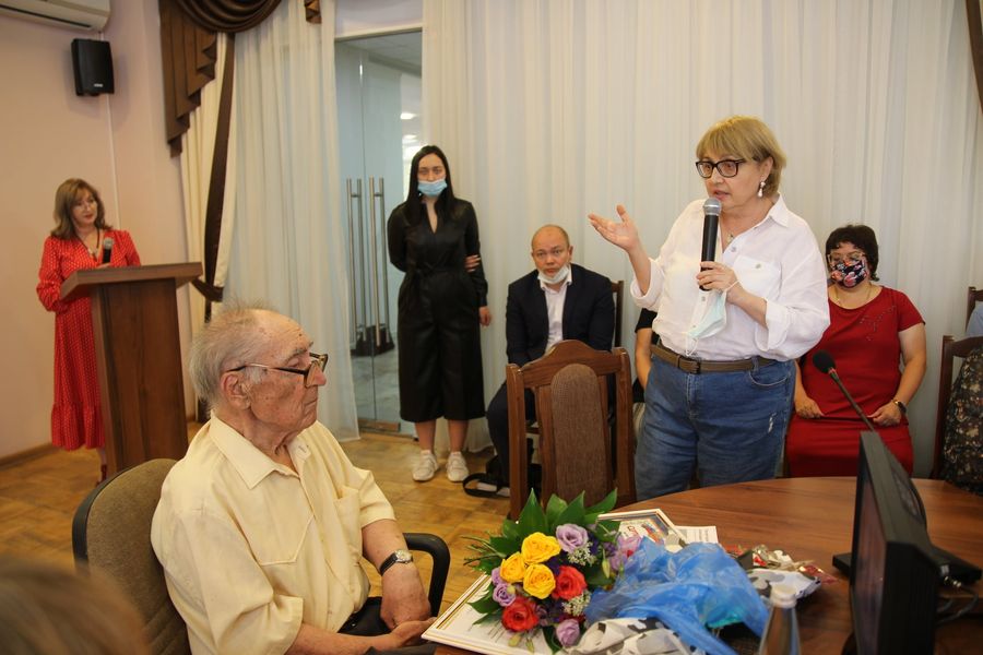 89-летний астраханец презентовал новую книгу