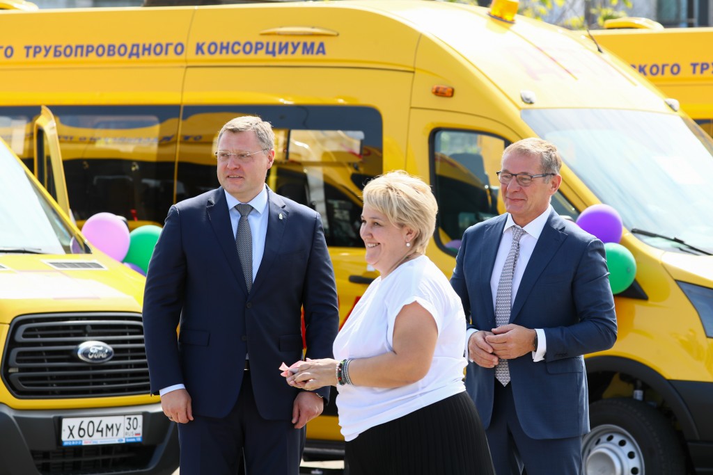 Астраханские соцучреждения получили новые автобусы