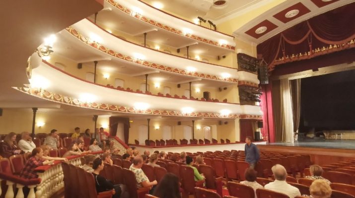 В Астраханской драматическом театре пополнение актёров