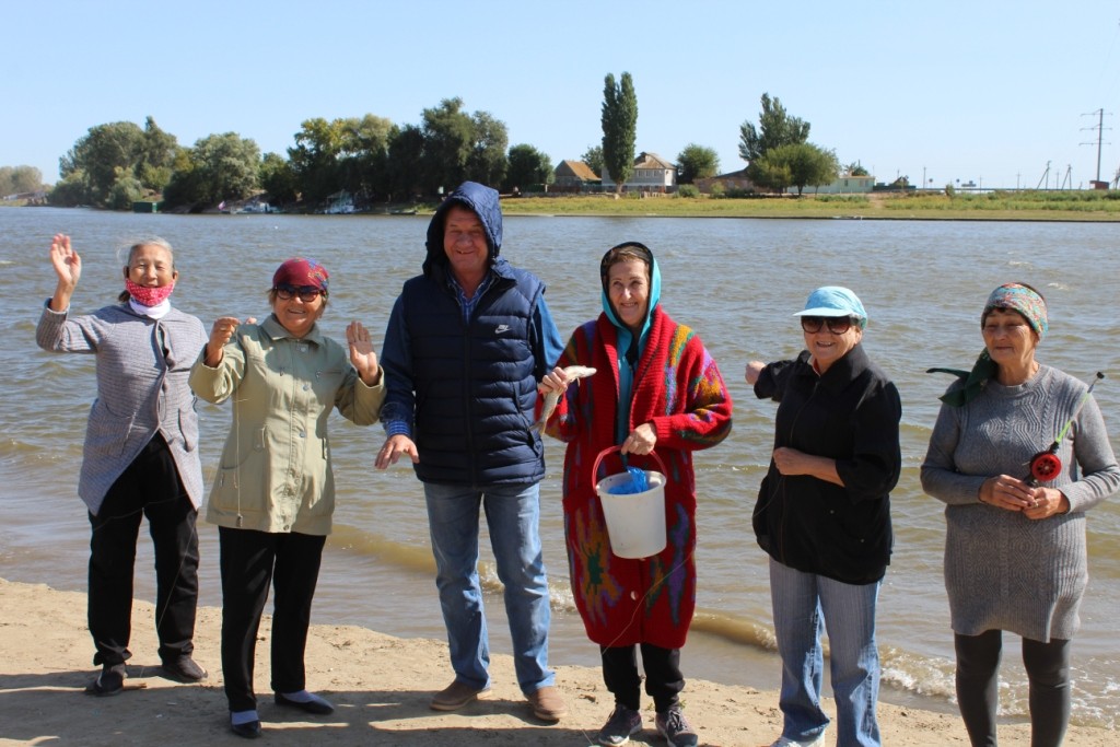 Пожилые астраханцы приняли участие в рыболовном турнире