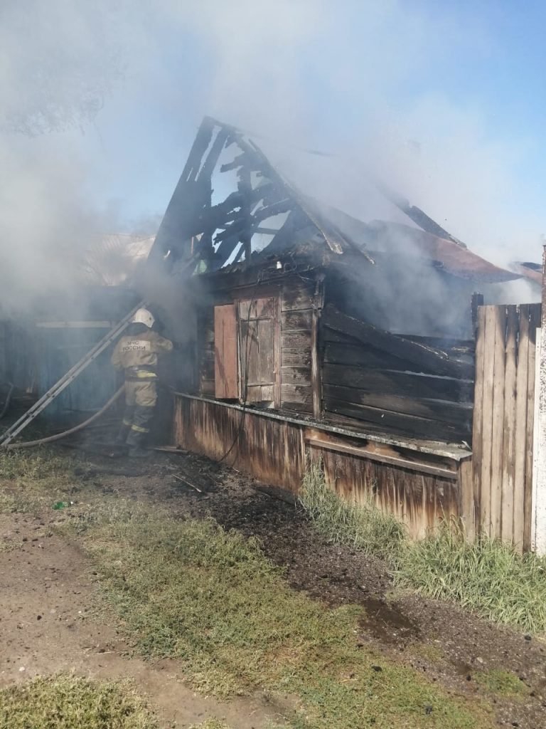 МЧС потушили в Астраханской области 13 пожаров