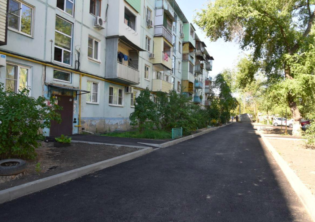В Астрахани благоустроили 28 дворов