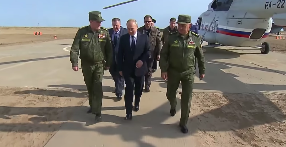 В Астраханской области президенту Владимиру Путину показали "Терминатора" (видео)