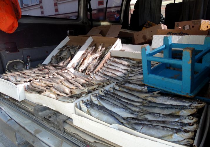 Астрахань незаконная торговля рыбой