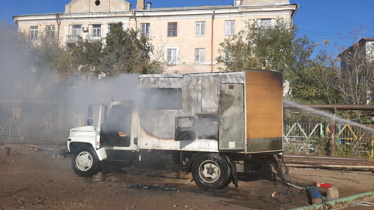 2 автомобиля, баня и квартира. Статистика по пожарам в Астраханской области