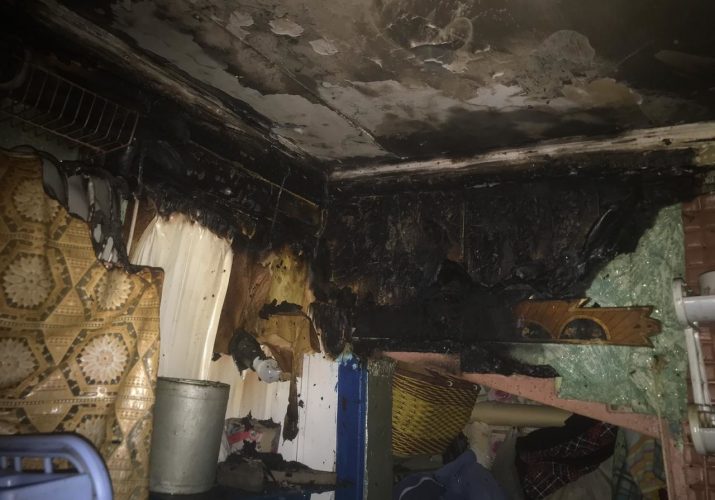 Пожары за сутки: в Астрахани потушили дом, квартиру и автомобиль