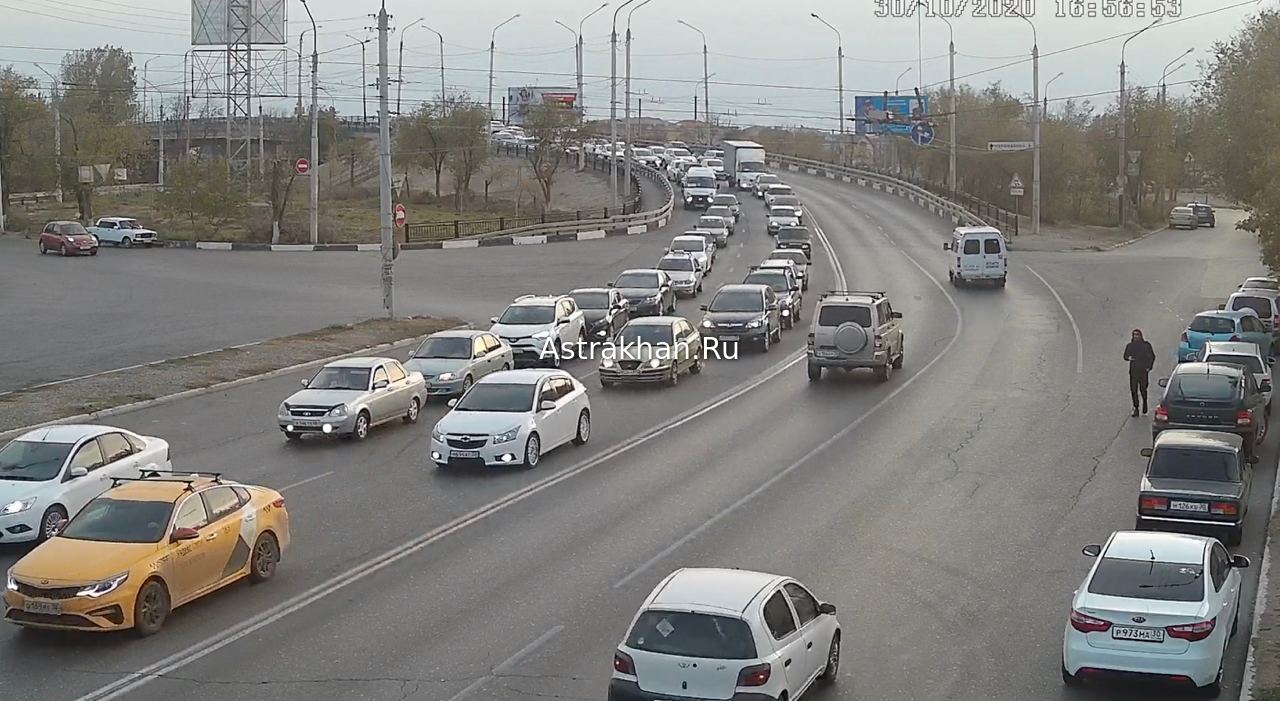 Мост на Аэропортовском шоссе в Астрахани закроют для грузовых автомобилей