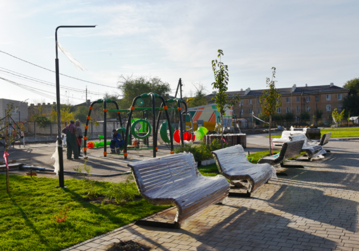 В Жилгородке появился новый парк с детской площадкой