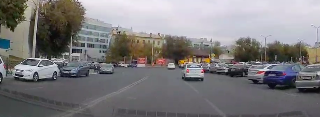 У Астраханского кремля ликвидировали пешеходный переход (видео)