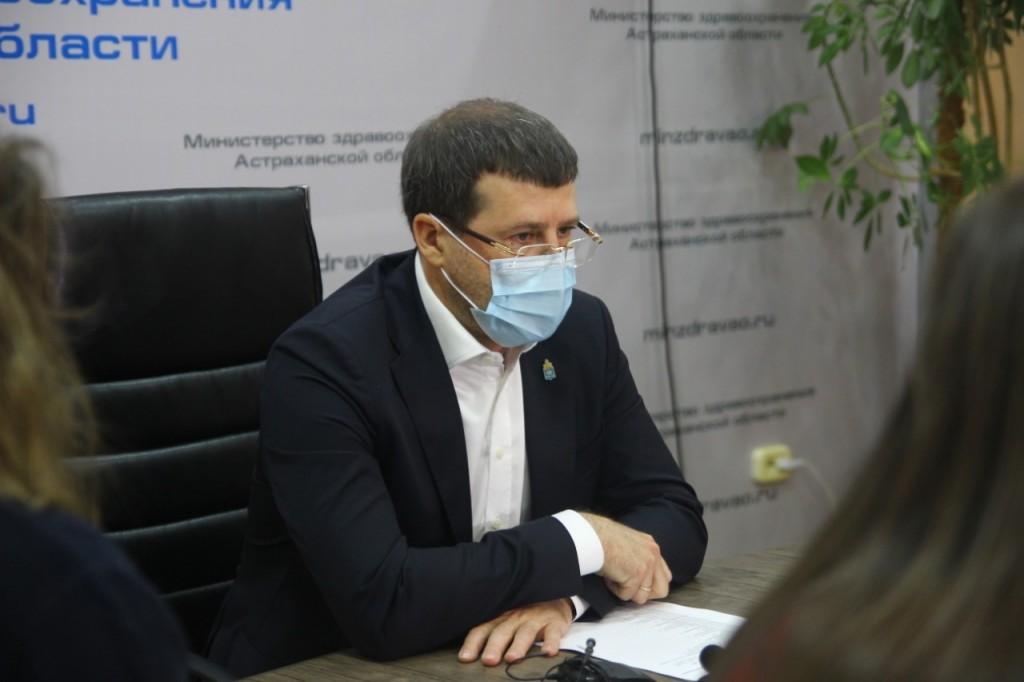 В Астрахани увеличили свободный коечный фонд и ждут лекарство от короанвиурса