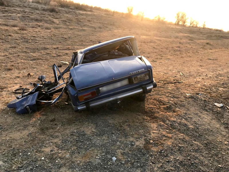 Из-за лобового столкновения на авто под Астраханью погиб водитель