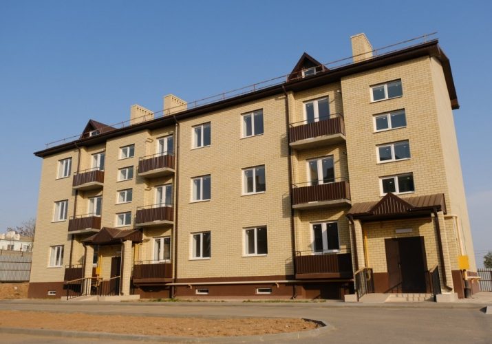 Власти Астрахани выделили 32 млн рублей для покупки жилья сиротам