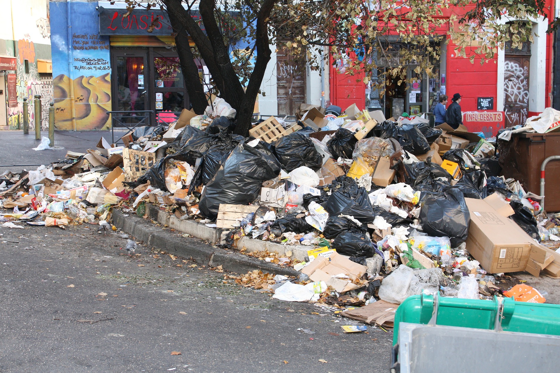 Коммунальщики избавили от мусорной свалки улицу Маркина в Ленинском районе