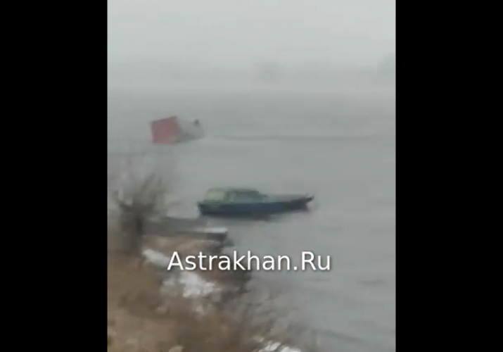 грузовик упал Астраханская область