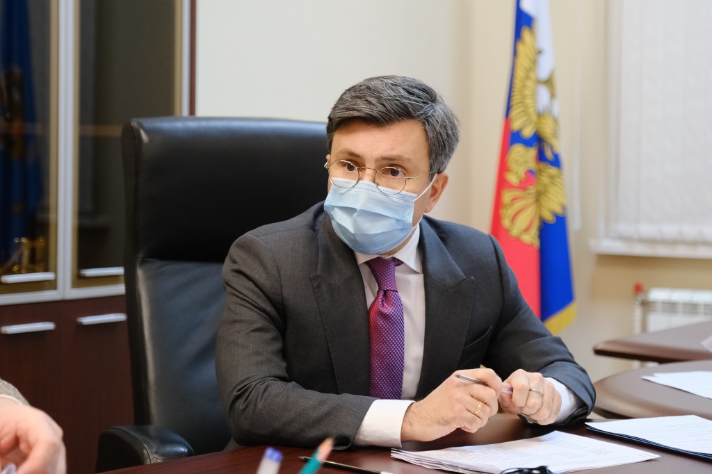 Председатель правительства Астраханской области выслушал жалобы людей с ограниченными возможностями