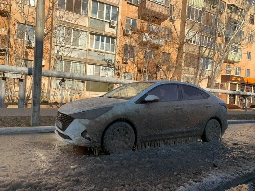 В Астрахани к ликвидации наледей на дорогах приступил «Чистый город»