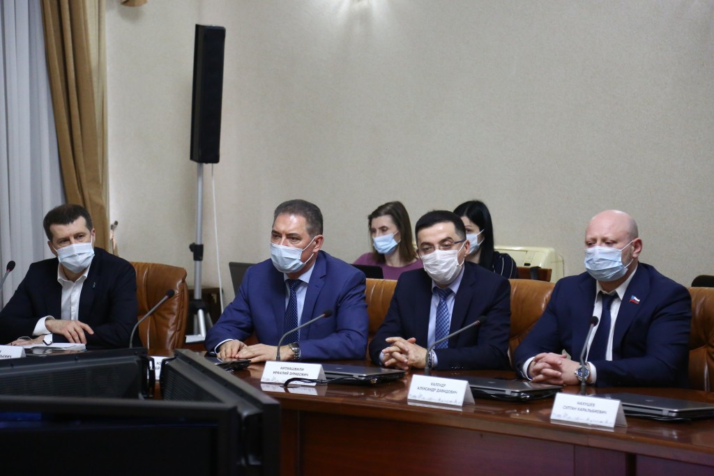 В Астрахани создадут новый кадровый резерв врачей-руководителей и будут бороться с сердечно-сосудистыми заболеваниями