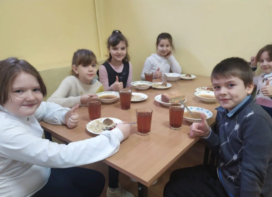 В Астрахани ученики самостоятельно следят за питанием в школах