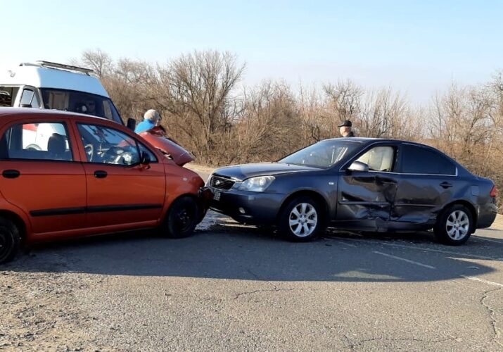 В Астраханской области в аварии пострадали четыре человека