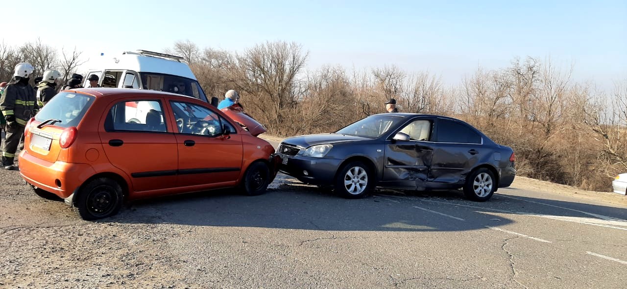 В Астраханской области в аварии пострадали четыре человека
