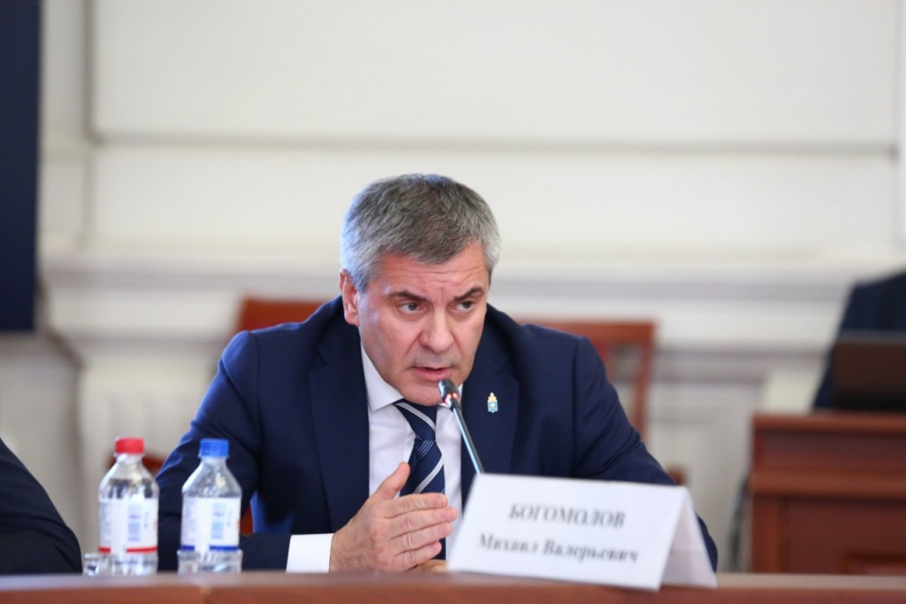 В Астрахани провели анализ показателей для оценки эффективности деятельности губернатора Игоря Бабушкина