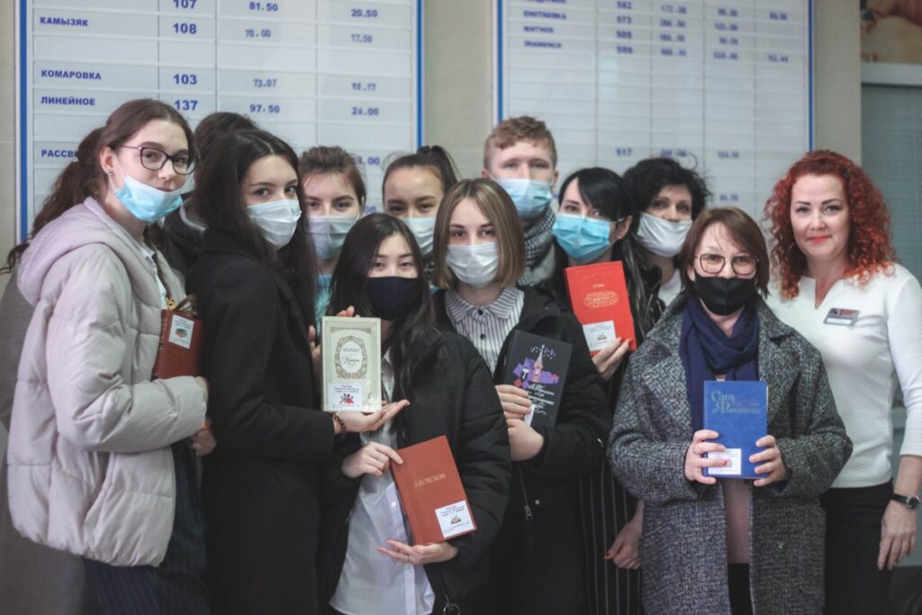 В Астрахани на Автовокзале открыли новую точку буккроссинга