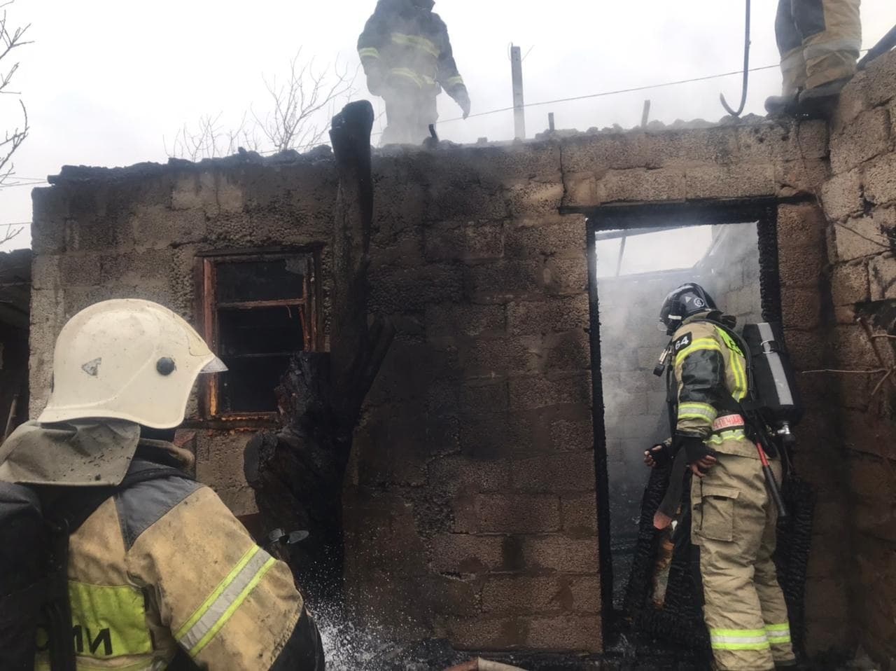 Под Астраханью при пожаре в частном доме погиб мужчина