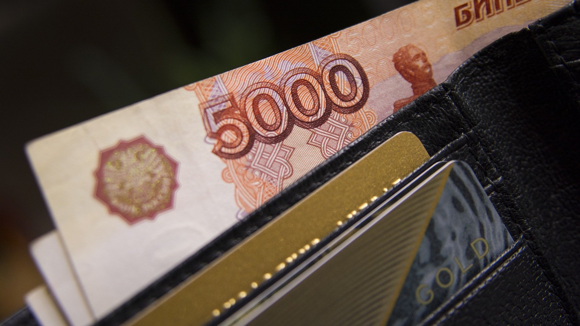 Астраханского бизнесмена будут судить за коммерческий подкуп