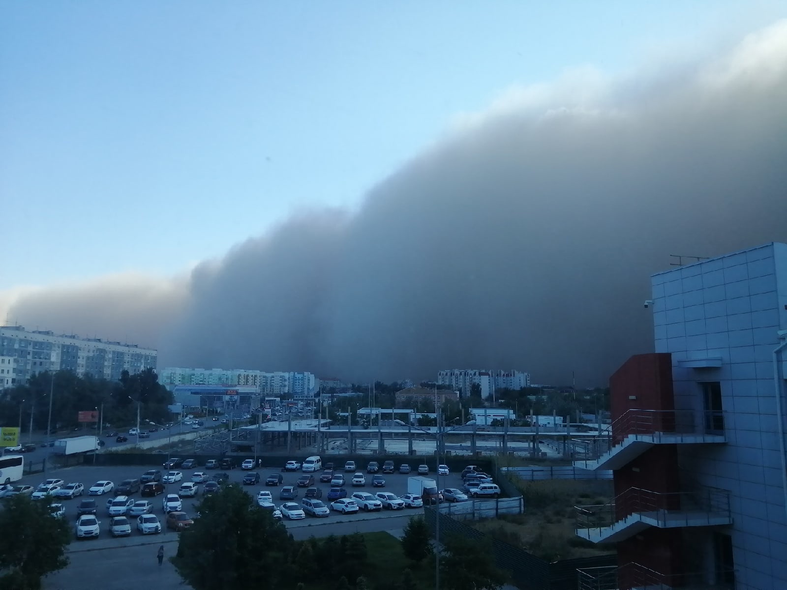 Пыльная буря в Астрахани