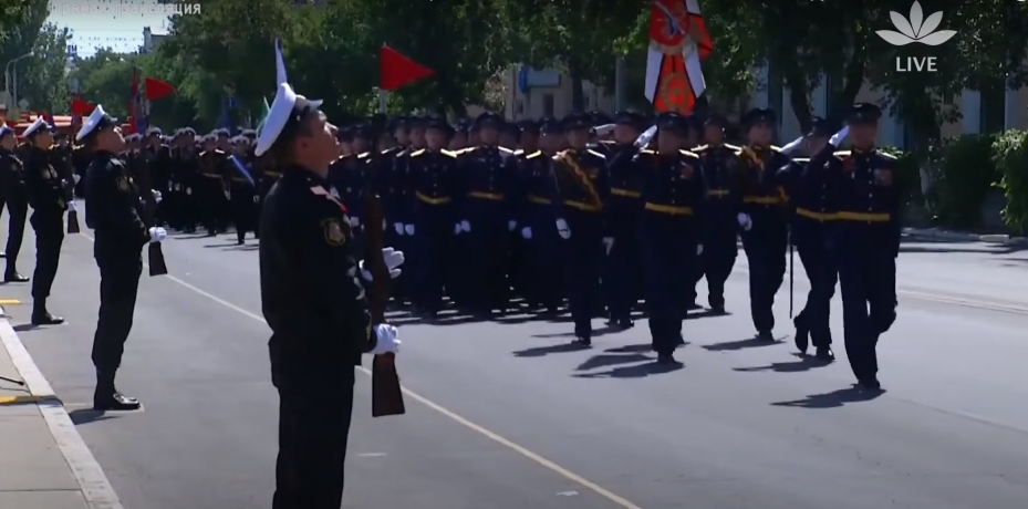9 мая в Астрахани торжественное построение в честь Дня Победы покажут сразу 5 телеканалов