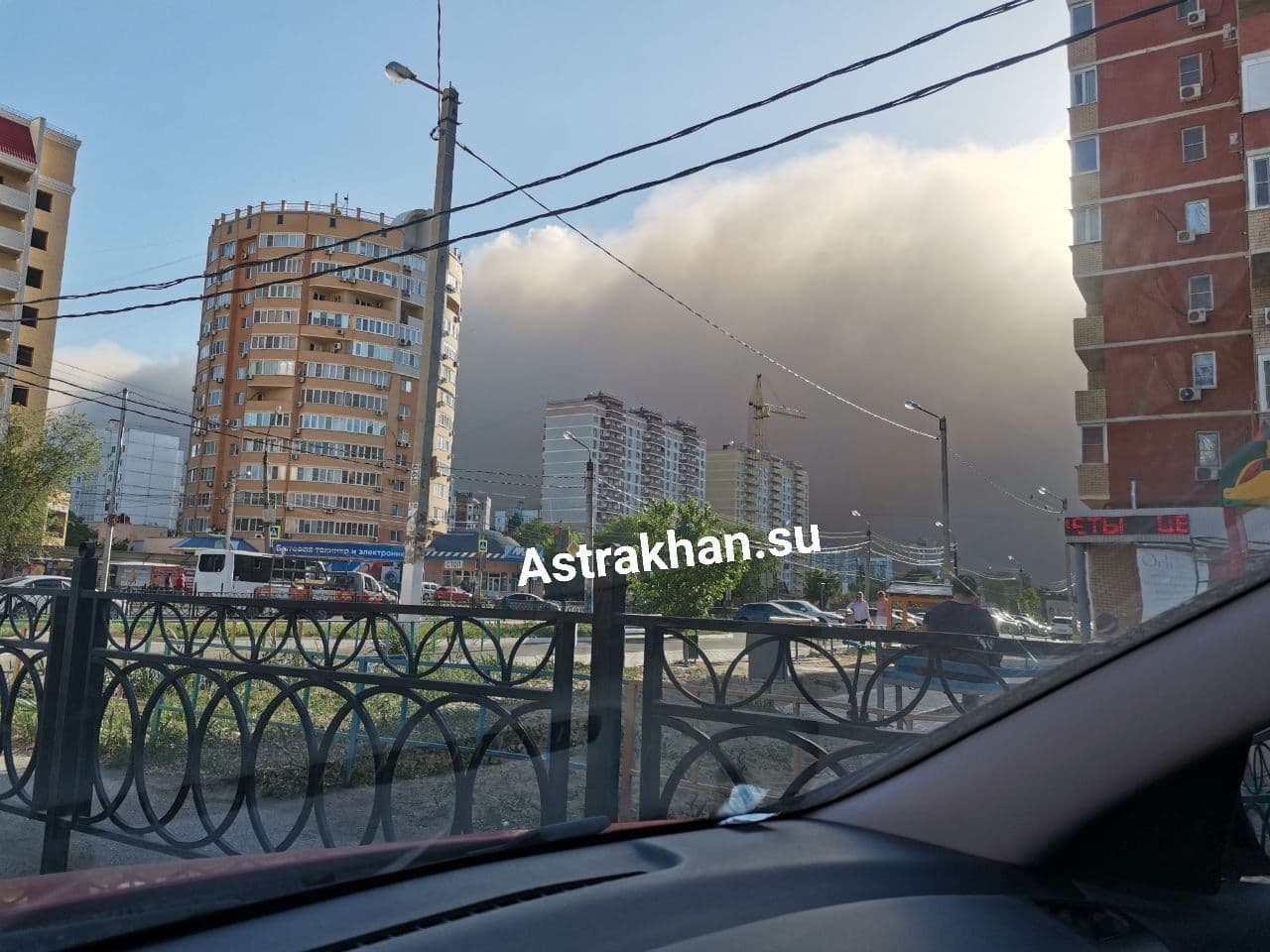 В воскресенье в Астрахань может прийти еще одна пыльная буря