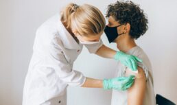 Астраханцам рассказали, как получить сертификат о&nbsp;вакцинации от ковида