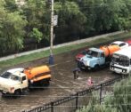 Игорь Бабушкин сообщил, что вся имеющаяся техника ликвидирует последствия ливня в Астрахани техника ливень астрахань
