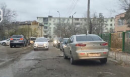 Улица Дубровинского: старые ямы – новые проблемы астраханцев