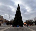 Завтра ёлка на площади Ленина в Астрахани засияет огнями