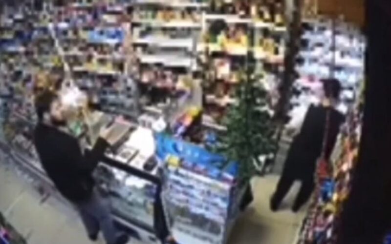 нападение в магазине