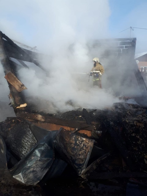 Злоумышленники подожгли подъезд жилого дома в Астрахани