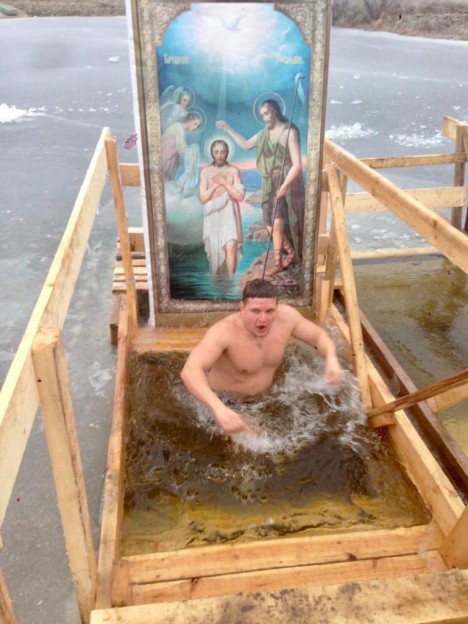 Врач попросил некоторых астраханцев воздержаться от крещенских купаний