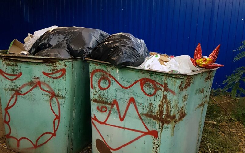 мусор в Астрахани