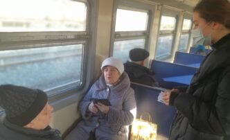 Мастер-классы по использованию мобильного приложения «РЖД пассажирам» прошли в астраханских пригородных поездах