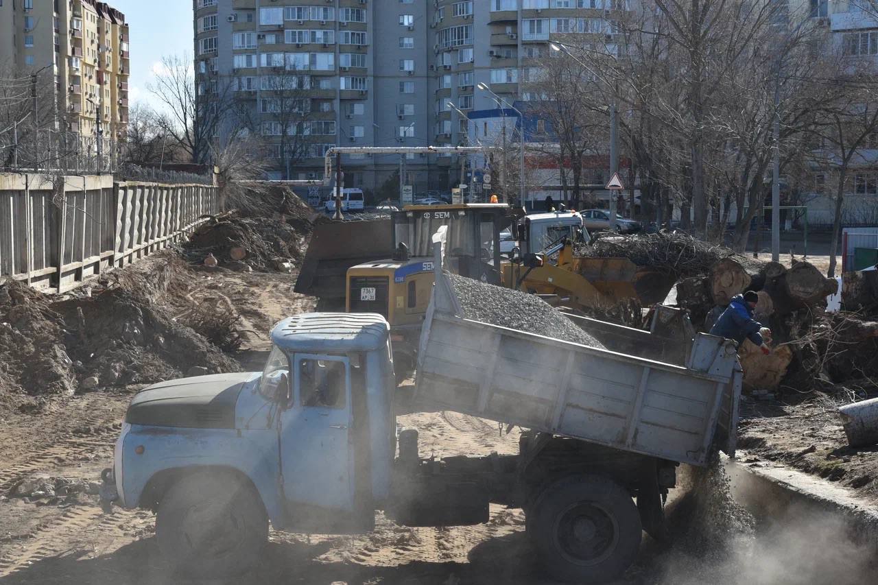 В Астрахани удлиняют прогулочную зону на Комсомольской набережной