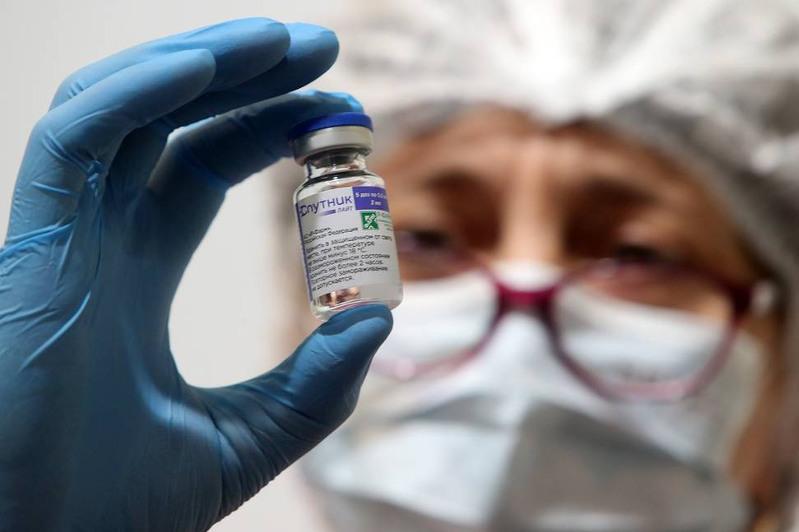 Астраханцам предлагают вакцинироваться от ковида новым методом