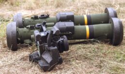 поставки оружия Украине