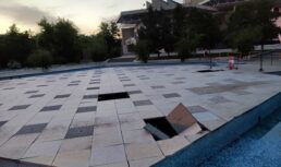 Неизвестные вандалы разбили плитку в парке «Аркадия»
