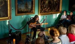 В Астрахани выступит испанский музыкант и художник Анхель Онтальва