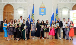 В Астрахани наградили выпускников медалью «Гордость Астраханской области»