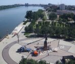 В Астрахани помыли памятник Петру I памятник петру