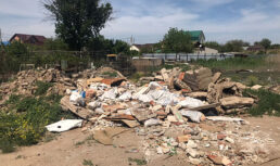 Астраханец сбросил строительные отходы и нанес серьезный вред почве