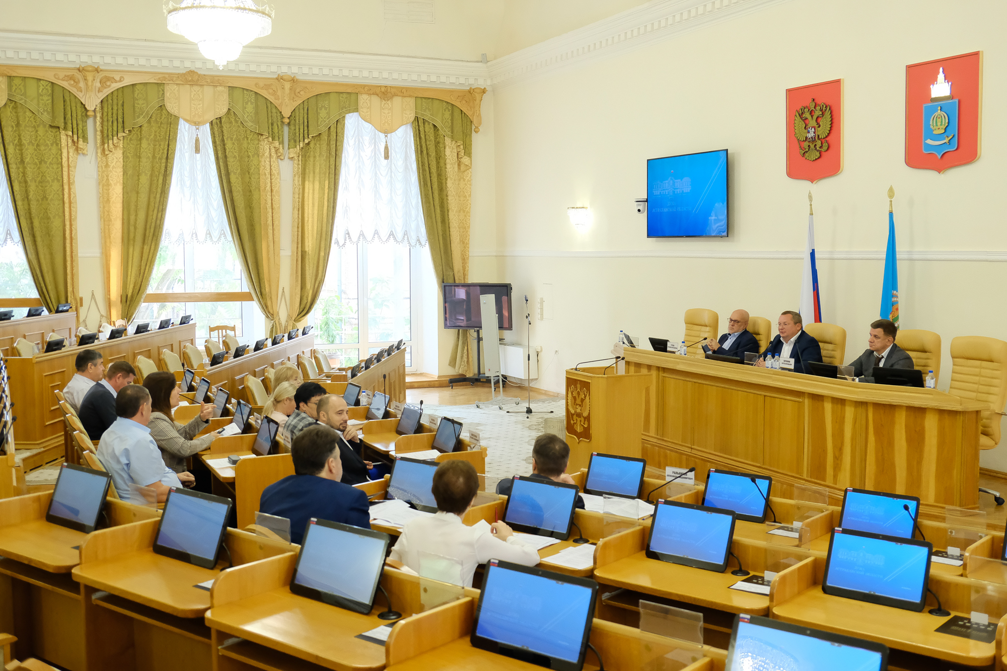 На пленарном заседании Думы Астраханской области рассмотрят 35 вопросов