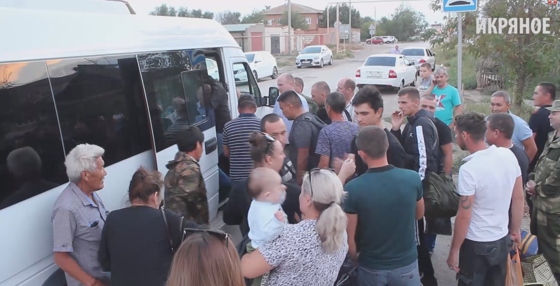 Из Астраханской области на Донбасс отправились 30 человек
